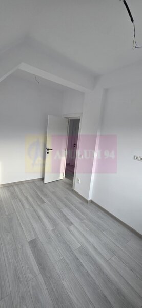 Vila de vanzare cu 4 camere in Brebu