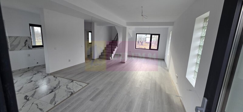 Vila de vanzare cu 4 camere in Brebu