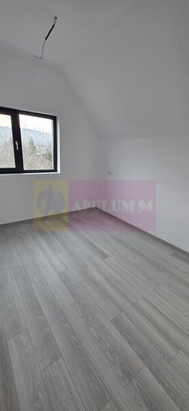 Vila de vanzare cu 4 camere in Brebu