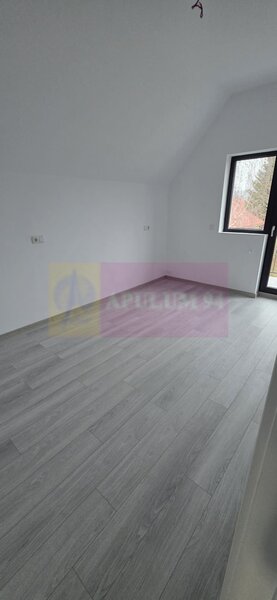 Vila de vanzare cu 4 camere in Brebu