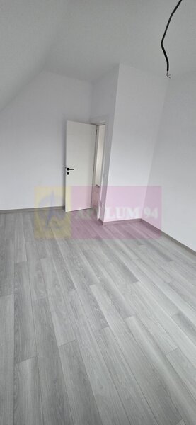 Vila de vanzare cu 4 camere in Brebu
